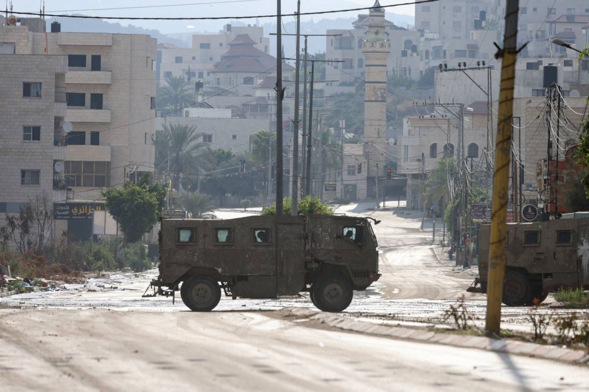 Israel troops kill 5 in West Bank raid