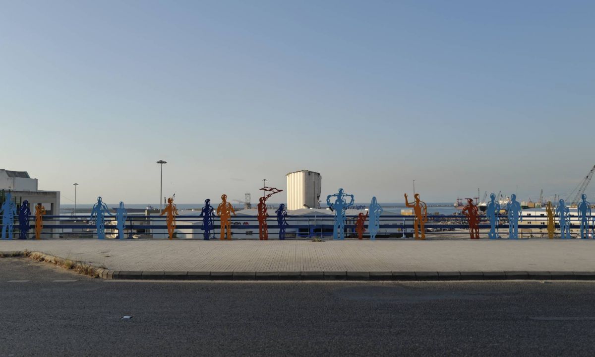 Une installation mémorielle « En attendant… » la justice, la paix ou Godot ?