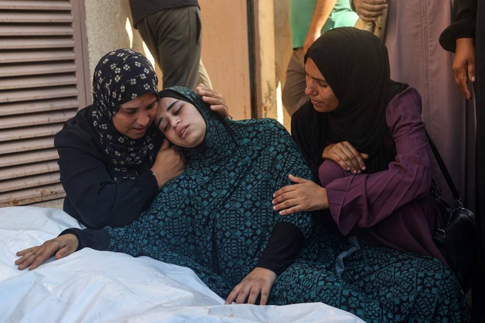 Frappe meurtrière sur une école à Gaza: le Qatar demande une 