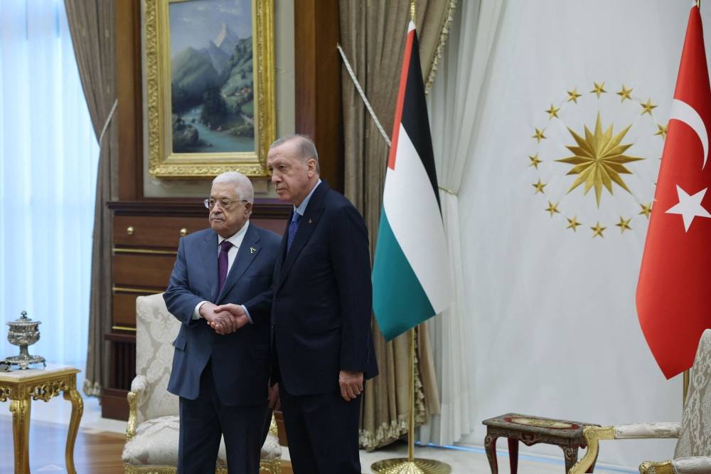 Mahmoud Abbas annonce devant le Parlement turc qu'il va se 
