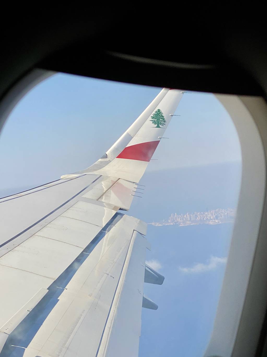 Seul le Liban vous manque, et tout est dépeuplé Seul le Liban vous manque, et tout est dépeuplé