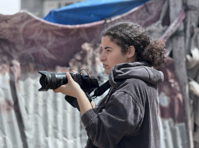 La journaliste palestinienne Bisan Owda suscite le débat avec sa nomination aux Emmy Awards