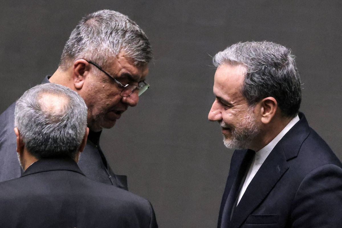 Iran: le nouveau gouvernement veut faire baisser les 