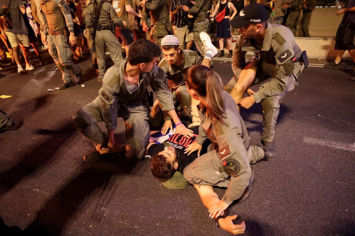 Israel set for general strike after Gaza hostages found dead Israel set for general strike after Gaza hostages found dead