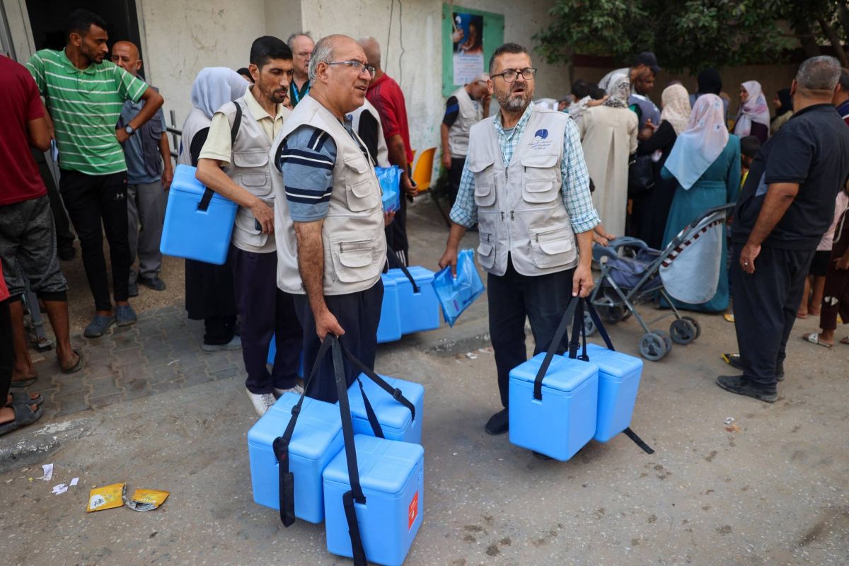 Health official says polio vaccine campaign begins in war-torn Gaza Health official says polio vaccine campaign begins in war-torn Gaza
