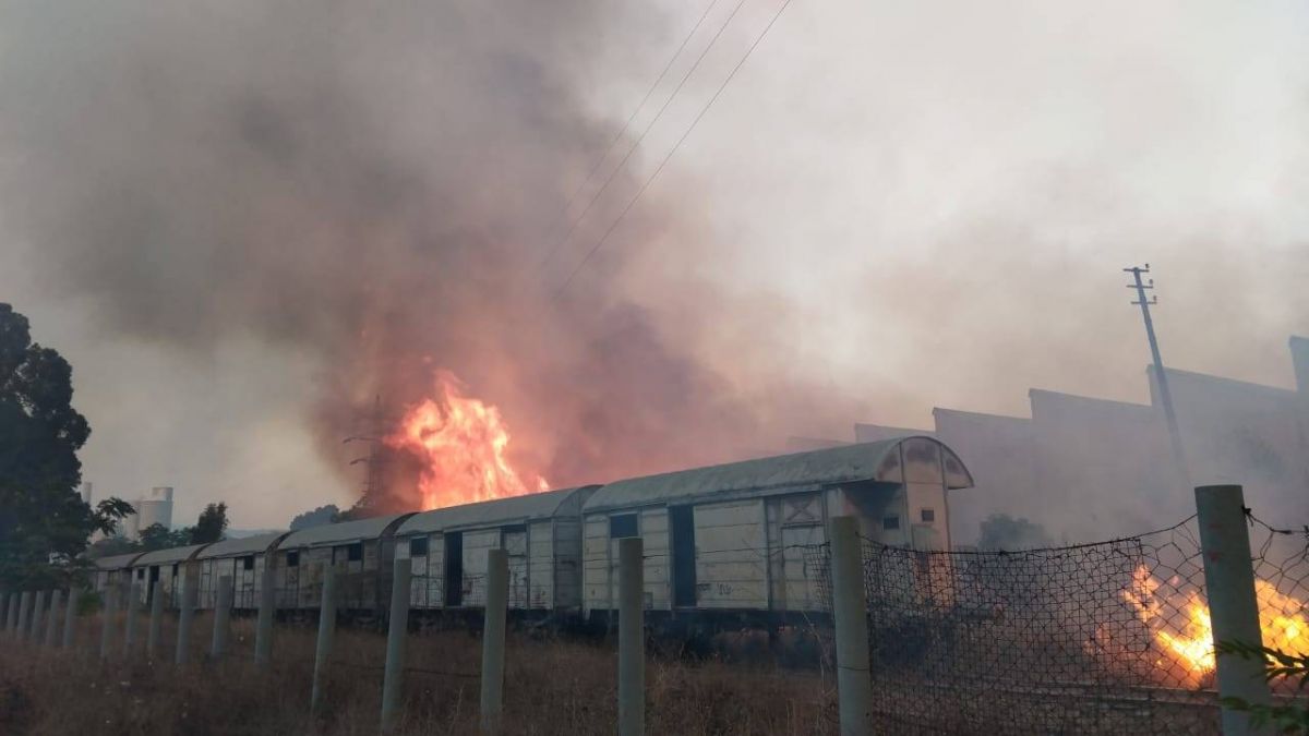 Large fire around closed factory in Chekka contained before it reached the premises Large fire around closed factory in Chekka contained before it reached the premises