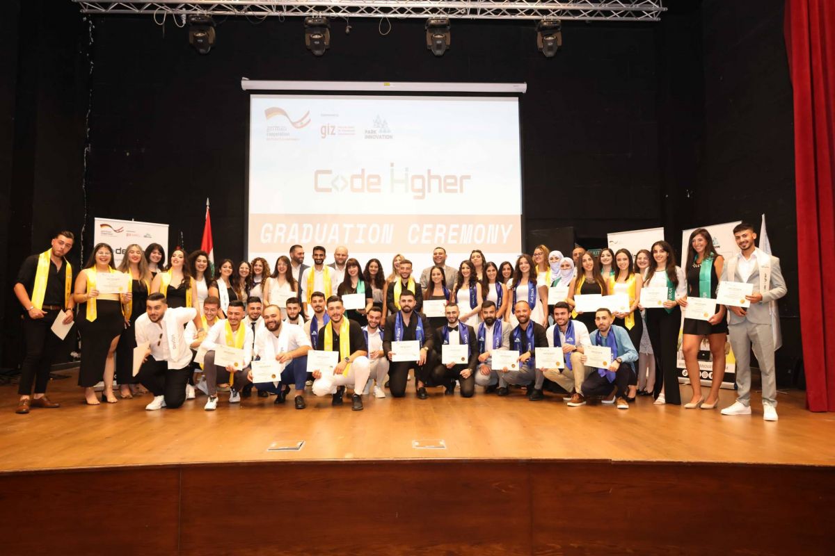 Remise de diplômes dans le cadre du programme CodeHigher