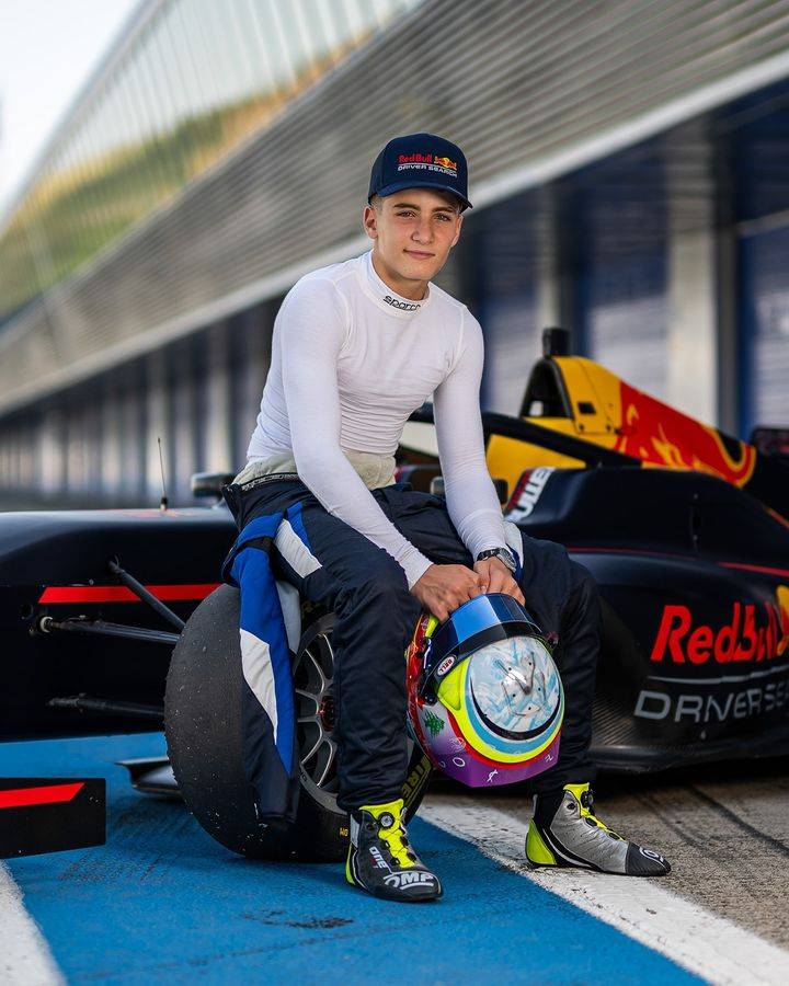 Le pilote libanais Christopher Féghali signe chez Red Bull en F4