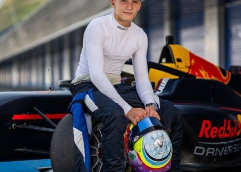 Le pilote libanais Christopher Féghali signe chez Red Bull en F4