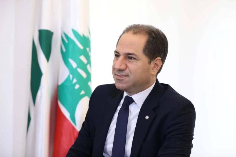 S. Gemayel : On ne peut pas débattre du système politique à l’ombre d’une mainmise du Hezbollah