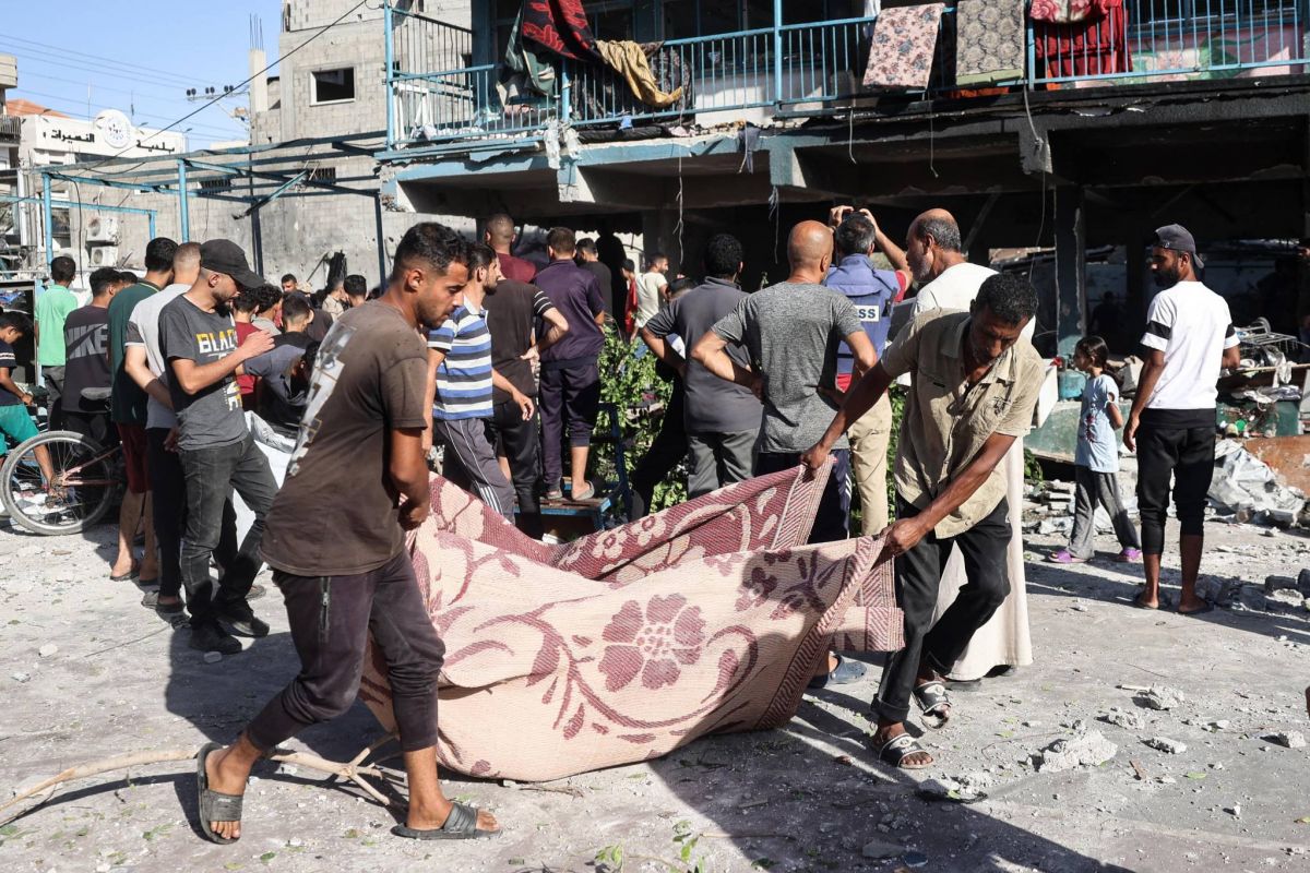 Gaza rescuers say 18 killed in Israeli strike on school Gaza rescuers say 18 killed in Israeli strike on school