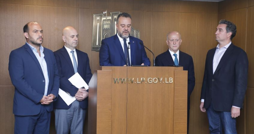 L’opposition présente une pétition pour la formation d’une commission d’enquête sur l’électricité