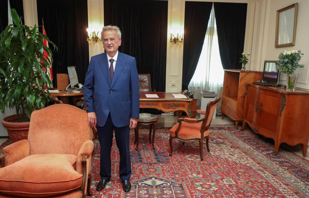 'Why, what did he do?' Social networks bustle with reactions to Riad Salameh's arrest 'Why, what did he do?' Social networks bustle with reactions to Riad Salameh's arrest