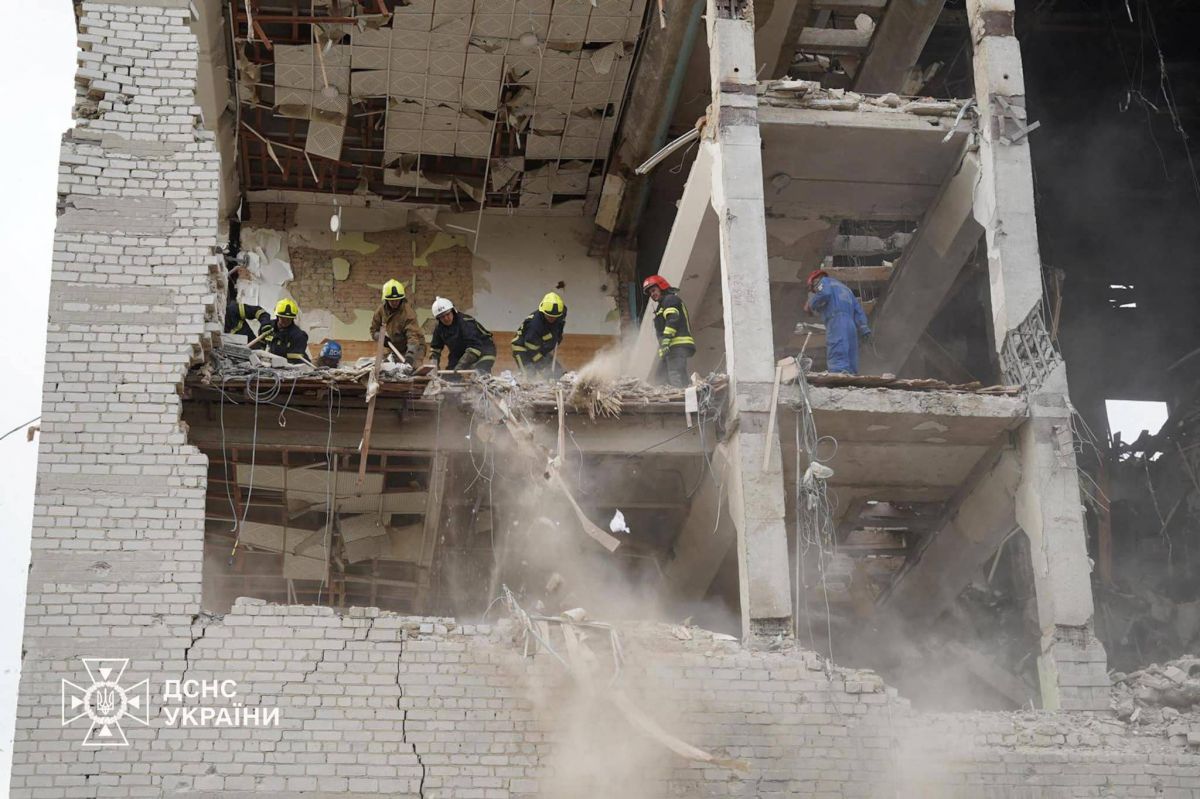 Le bilan de la frappe de Poltava monte à 55 morts, fin des recherches Le bilan de la frappe de Poltava monte à 55 morts, fin des recherches