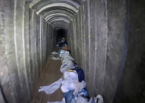 Otages tués à Gaza : Israël diffuse des images du tunnel de 