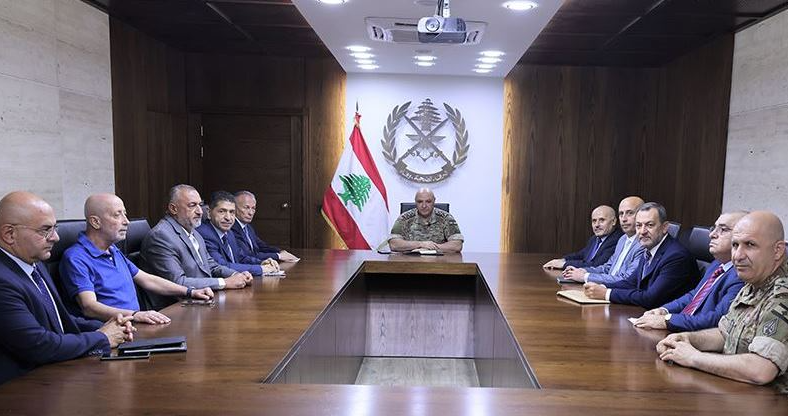 Joseph Aoun reçoit une délégation de militaires à la retraite