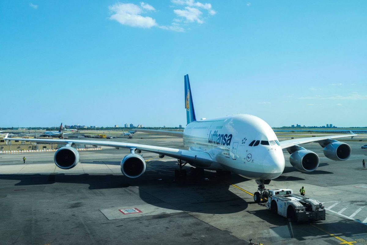 Lufthansa, Air France suspend flights to Tel Aviv, Tehran, Beirut Lufthansa, Air France suspend flights to Tel Aviv, Tehran, Beirut