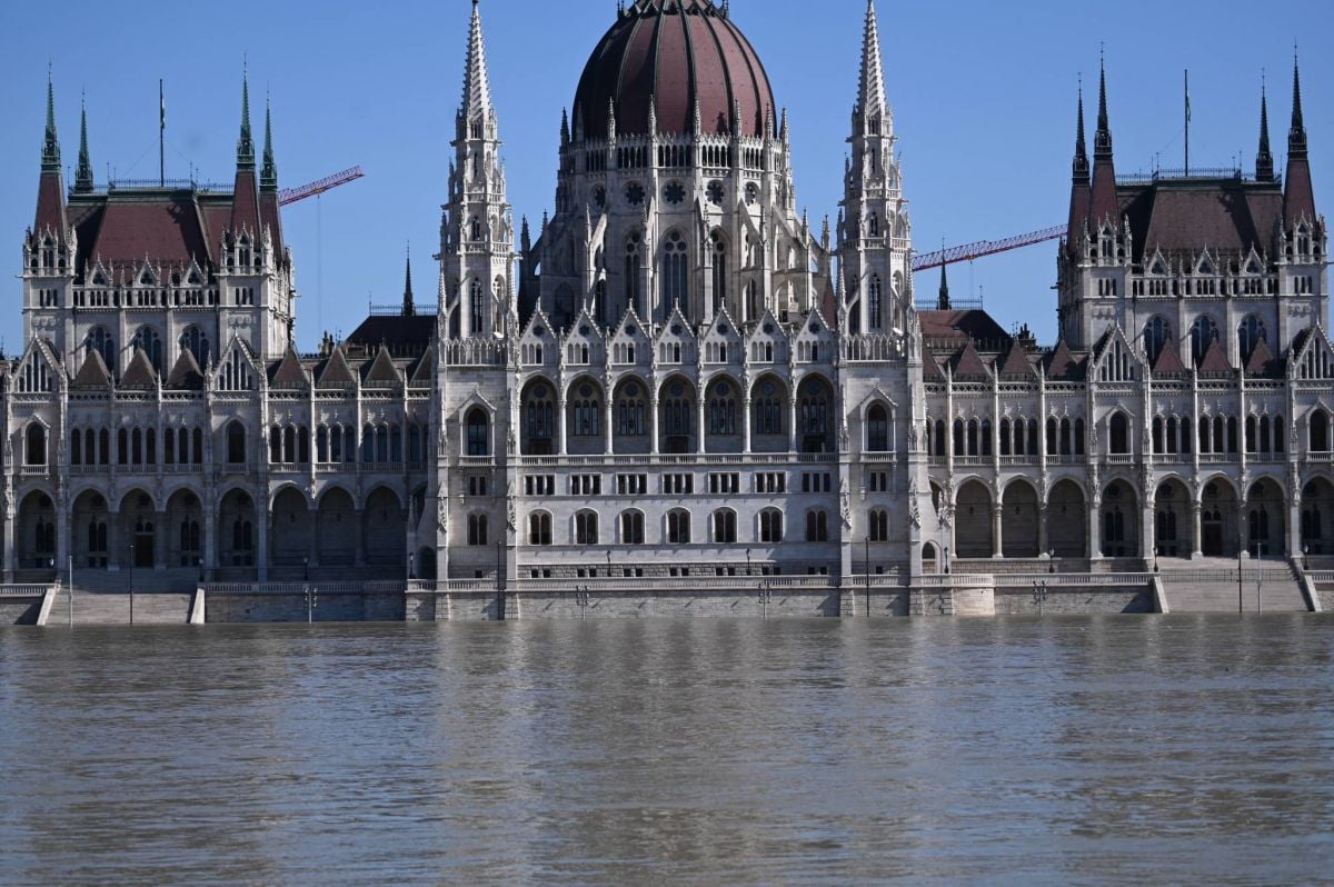 Le Danube en crue assiège Budapest après la tempête Boris