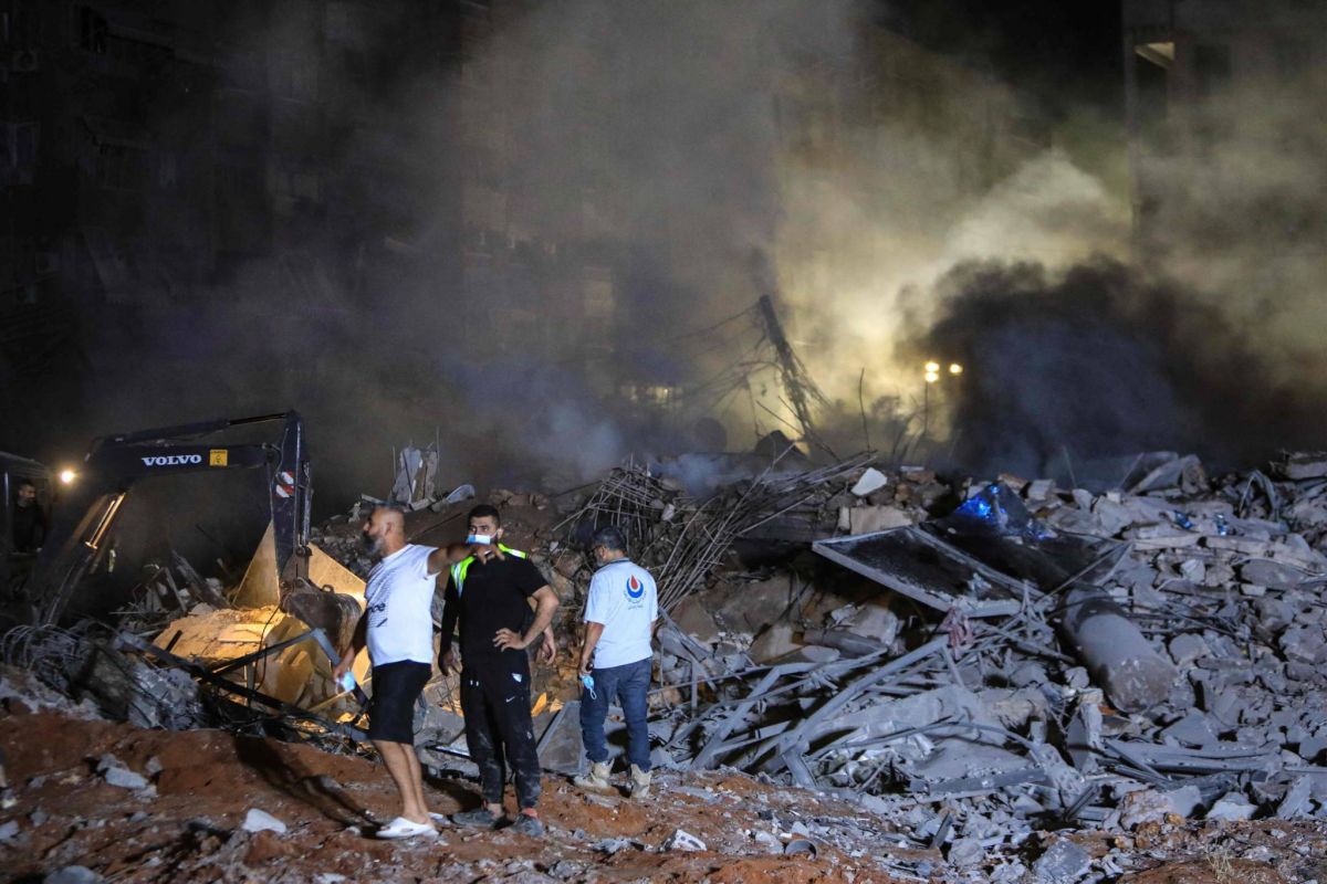 Israel forces Hezbollah to capitulate or face total war Israel forces Hezbollah to capitulate or face total war