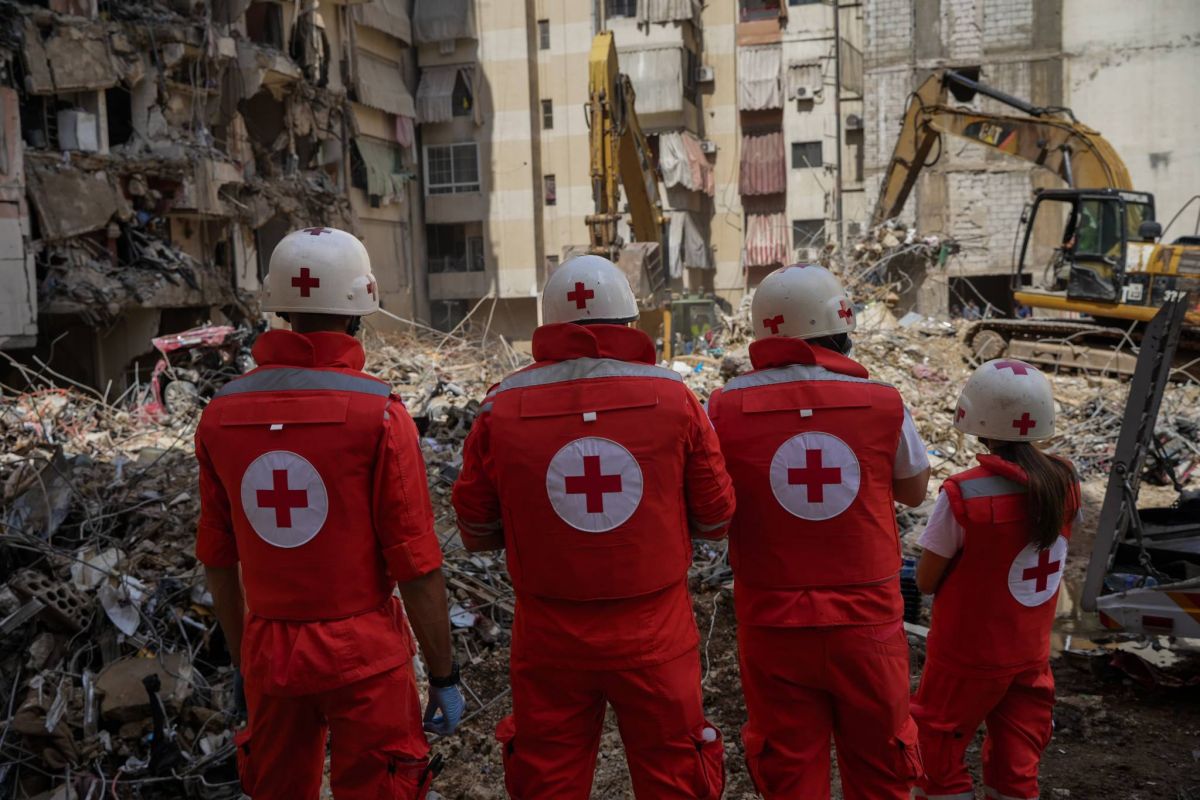 Dans la banlieue sud de Beyrouth : sous les décombres, les traces de vies civiles fauchées