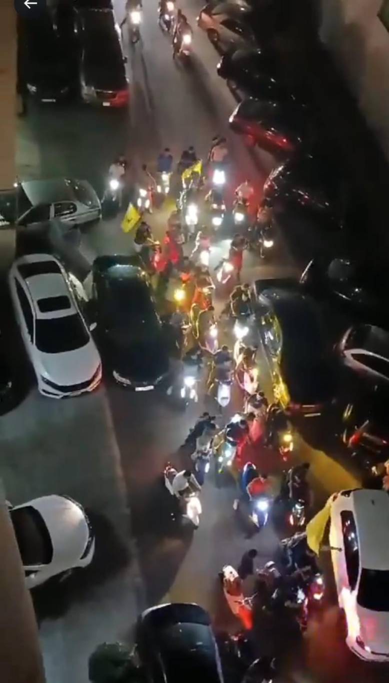 Parade de partisans du Hezbollah à Beyrouth : les réseaux sociaux s'enflamment