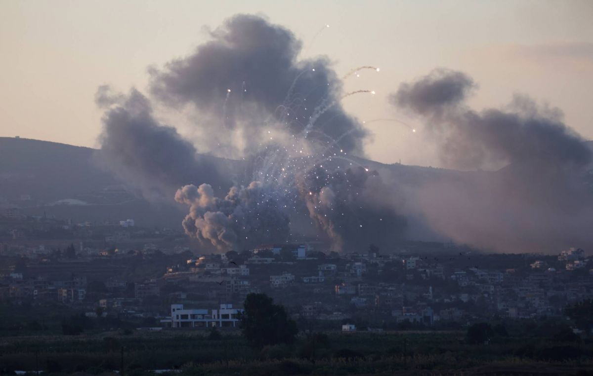 L'armée israélienne dit avoir lancé une vaste opération de frappes contre des cibles du Hezbollah au Liban