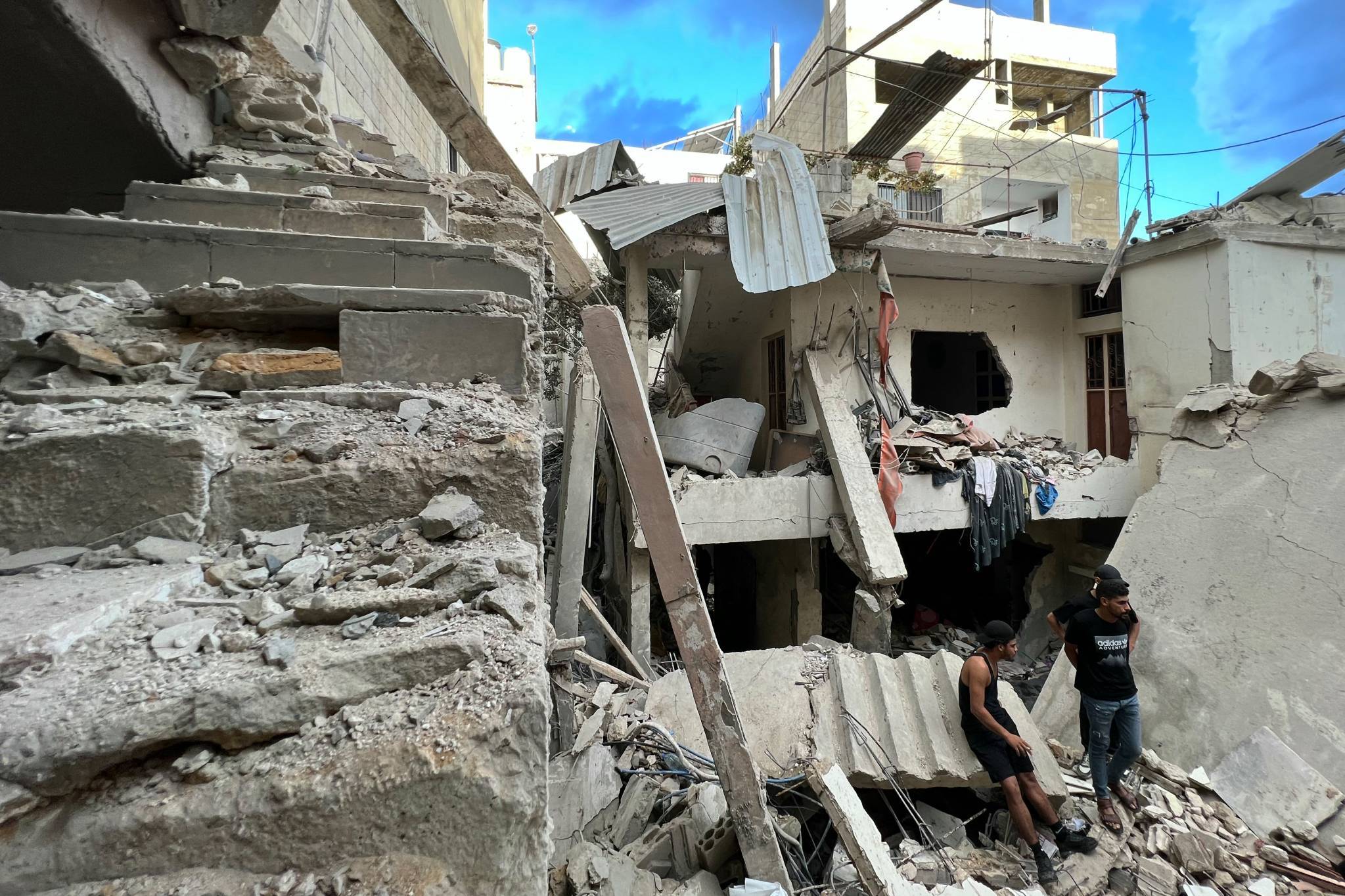During the night, the Israeli air force also carried out an unprecedented strike on the Palestinian refugee camp of Ain al-Hilweh, on the outskirts of Saida, targeting the leader of the Al-Aqsa Martyrs' Brigades, the armed wing of Fatah, Mounir Maqdah, who reportedly escaped this assassination attempt. (Credit: Mahmoud Zayyat/AFP)