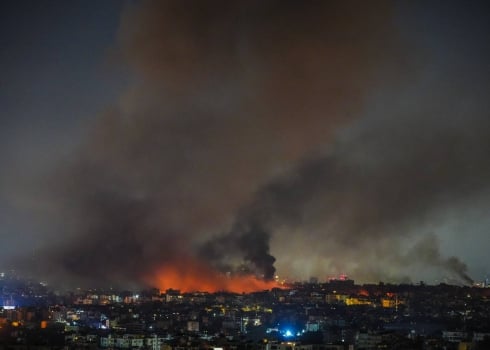 La route coupée par une frappe à Masnaa, Hachem Safieddine aurait été visé par Israël dans la banlieue sud de Beyrouth| Jour 364 de la guerre