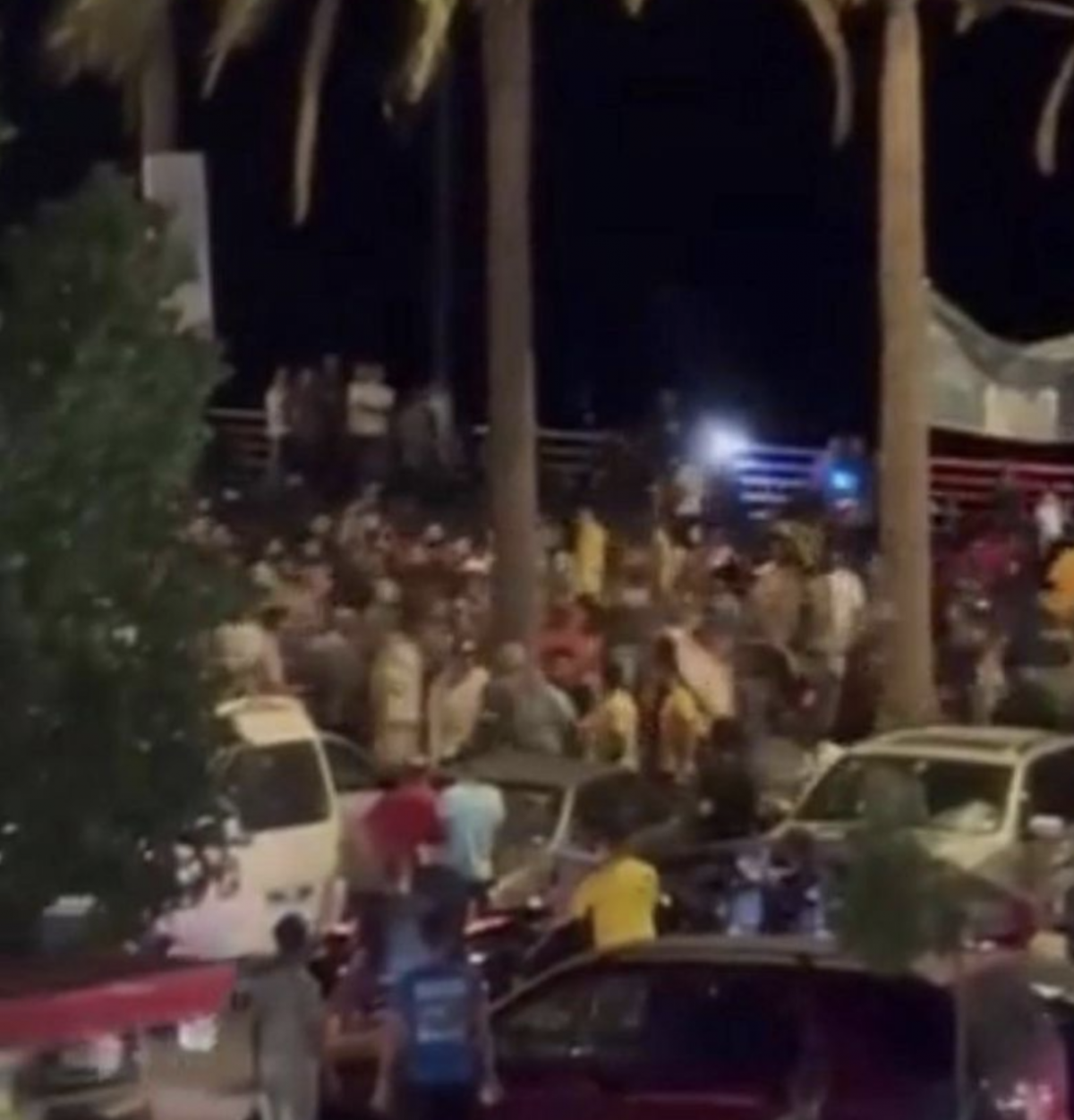 Clash in Ain al-Mreisseh between displaced persons and security forces dismantling kiosks