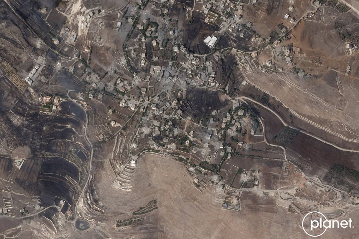 Israel expands its ground offensive against Hezbollah and raises its flag at Maroun el-Ras
