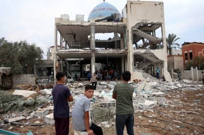 Frappes israéliennes sur une mosquée et une école de Gaza : 26 morts