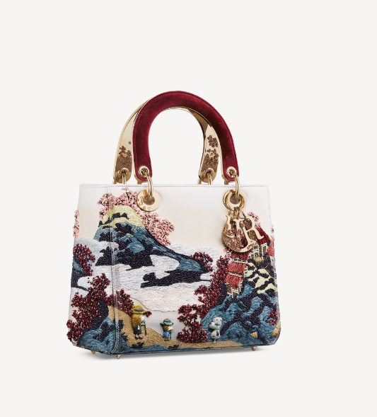 Pour sa 9e édition, Lady Dior Art consacre la fusion entre mode et art
