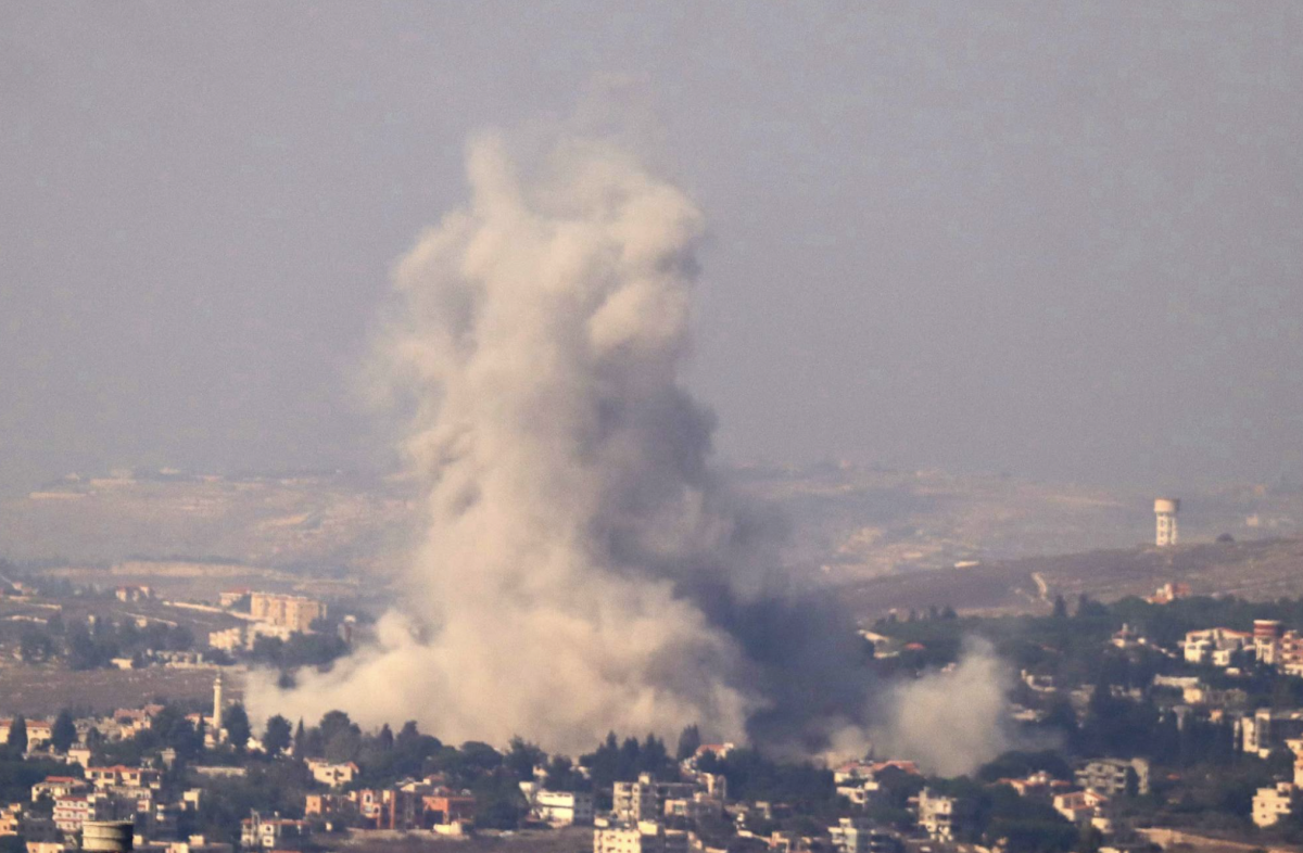 Hezbollah fires shells at Israeli soldiers in Maroun al-Ras, Lebanese territory