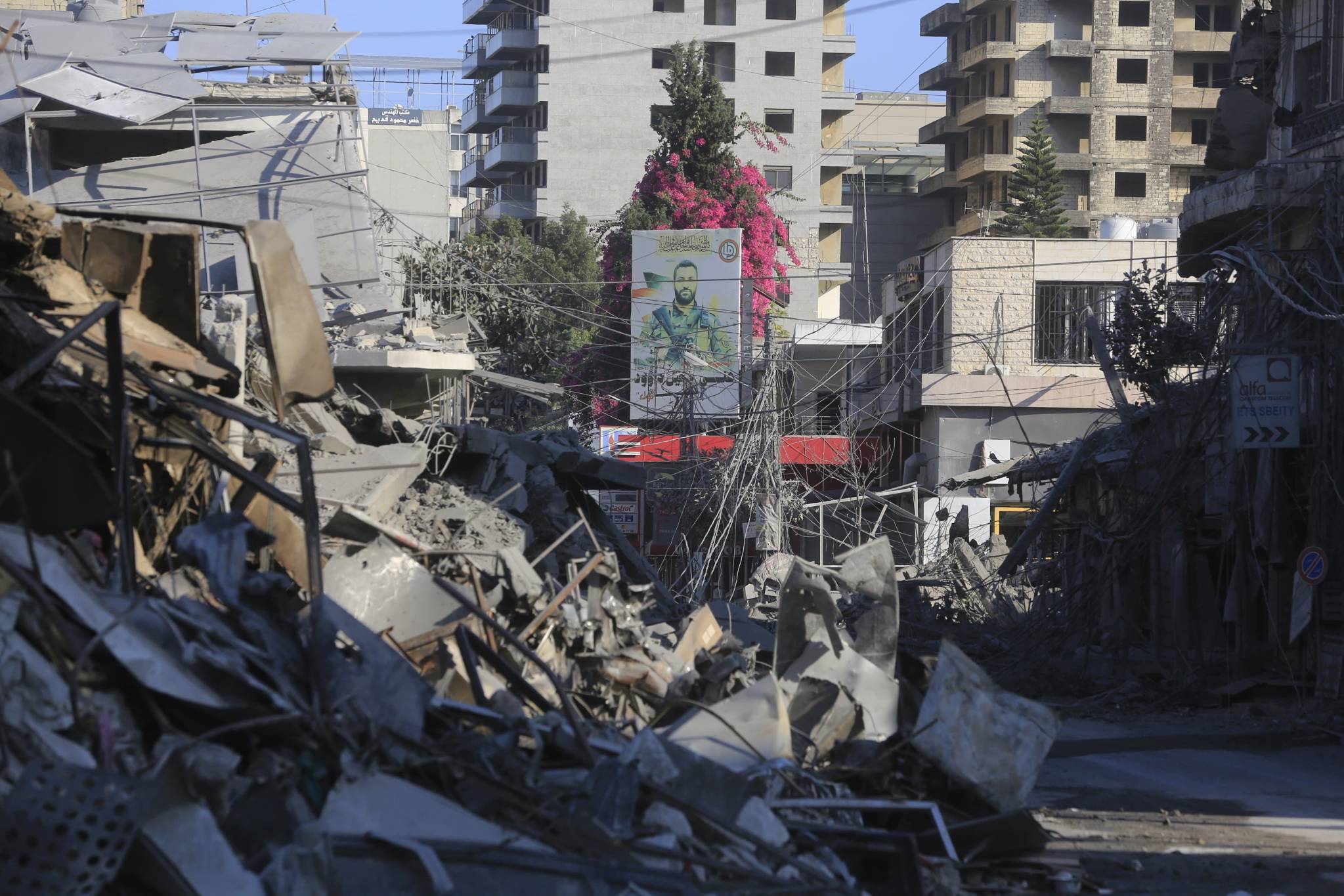 These strikes notably targeted the city's Serail during a meeting of the municipal "crisis cell," killing at least 16 people, including the mayor, Ahmad Kahil. (Credit: Mohammad Yassine/OLJ)