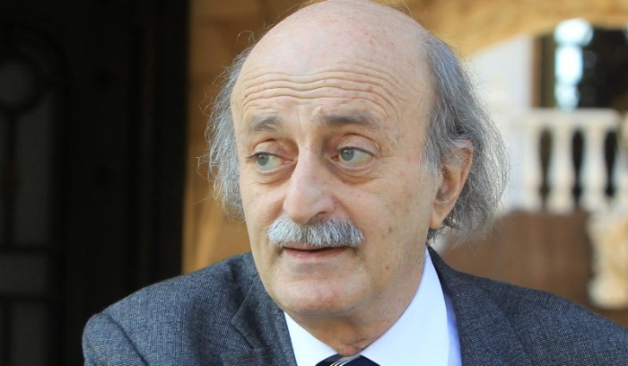 Il faut s'attendre à des attaques israéliennes « partout », estime Walid Joumblatt depuis Aïn el-Tiné Il faut s'attendre à des attaques israéliennes « partout », estime Walid Joumblatt depuis Aïn el-Tiné