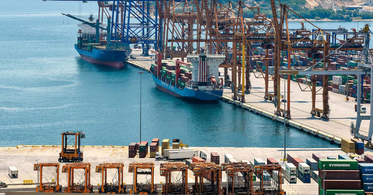 Des dockers grecs ont bloqué le chargement d'un conteneur de munitions destiné à Israël