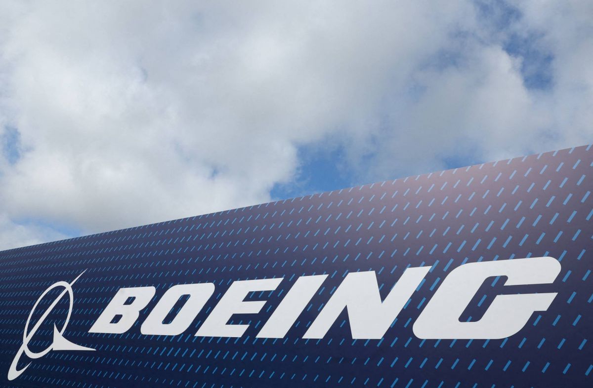 Boeing to cut workforce by 10% amid financial struggles Boeing to cut workforce by 10% amid financial struggles