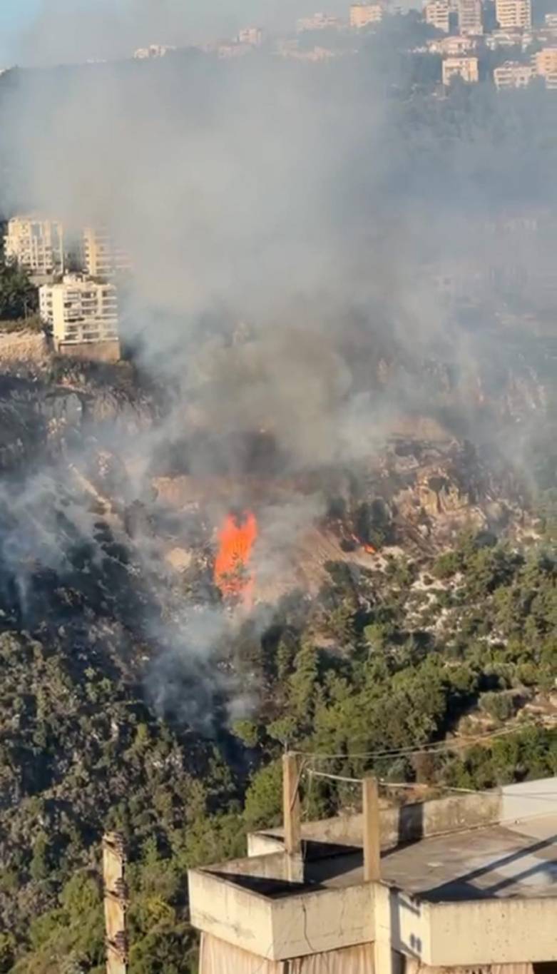 Fire approaches residential houses in Rabweh Fire approaches residential houses in Rabweh