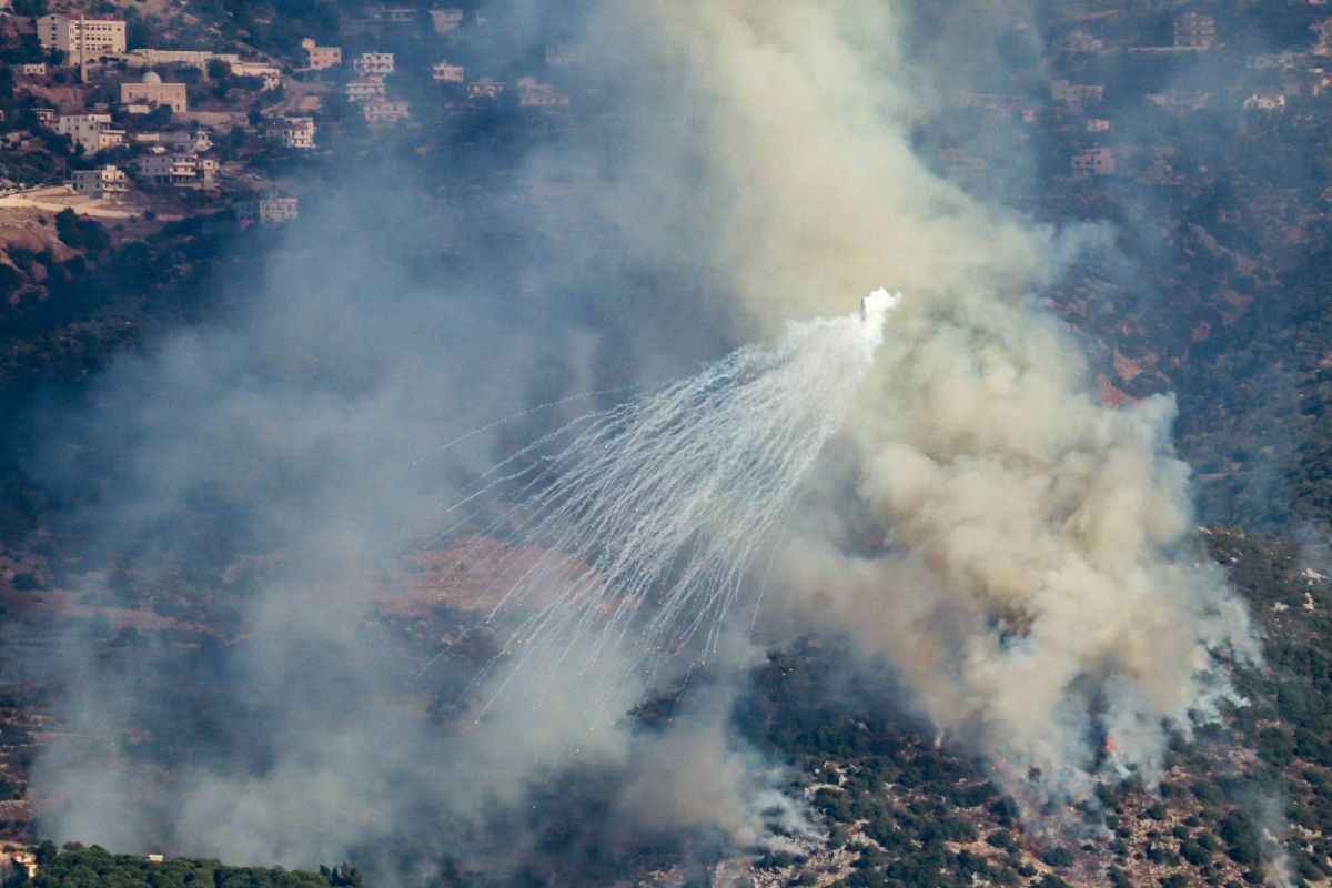 Israeli army destroys cemetery in Blida, school and houses in Mais al-Jabal