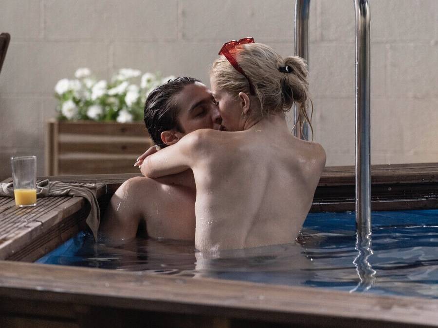Du sexe, des coups bas et la déchéance de Loana : l’histoire du « Loft » revisitée