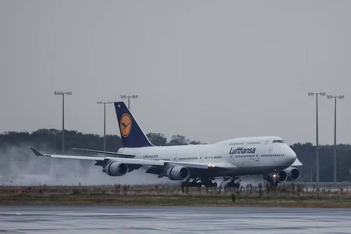 Lufthansa suspends flights to Beirut, Tehran until early 2025 Lufthansa suspends flights to Beirut, Tehran until early 2025
