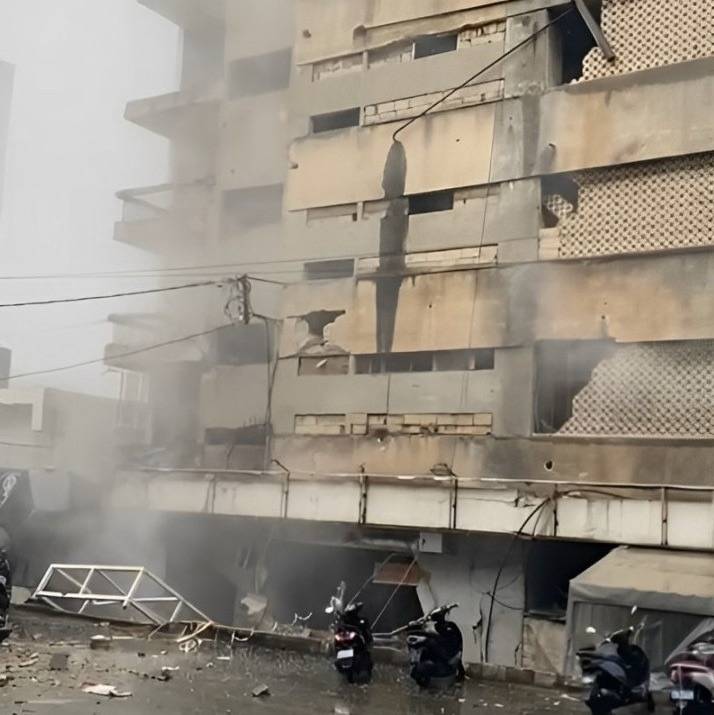 Le quartier de la « Galerie Semaan » visé par une frappe israélienne, dans la banlieue sud de Beyrouth : un tué et 15 blessés