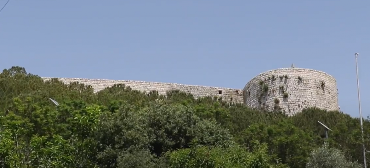 À Tebnine, une forteresse construite par les Croisés endommagée par des frappes israéliennes