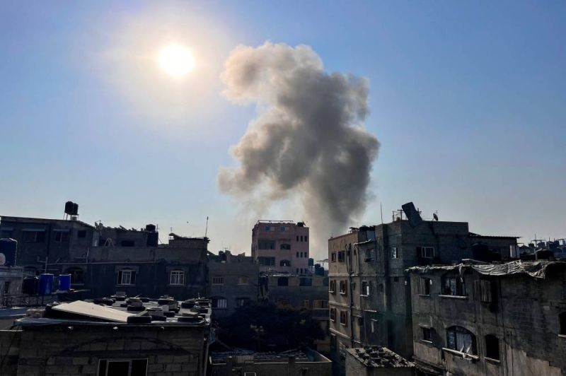 タイヤ地区の爆撃で少なくとも4人死亡、ワタ・キアム犠牲者の捜索再開 |終戦396日目