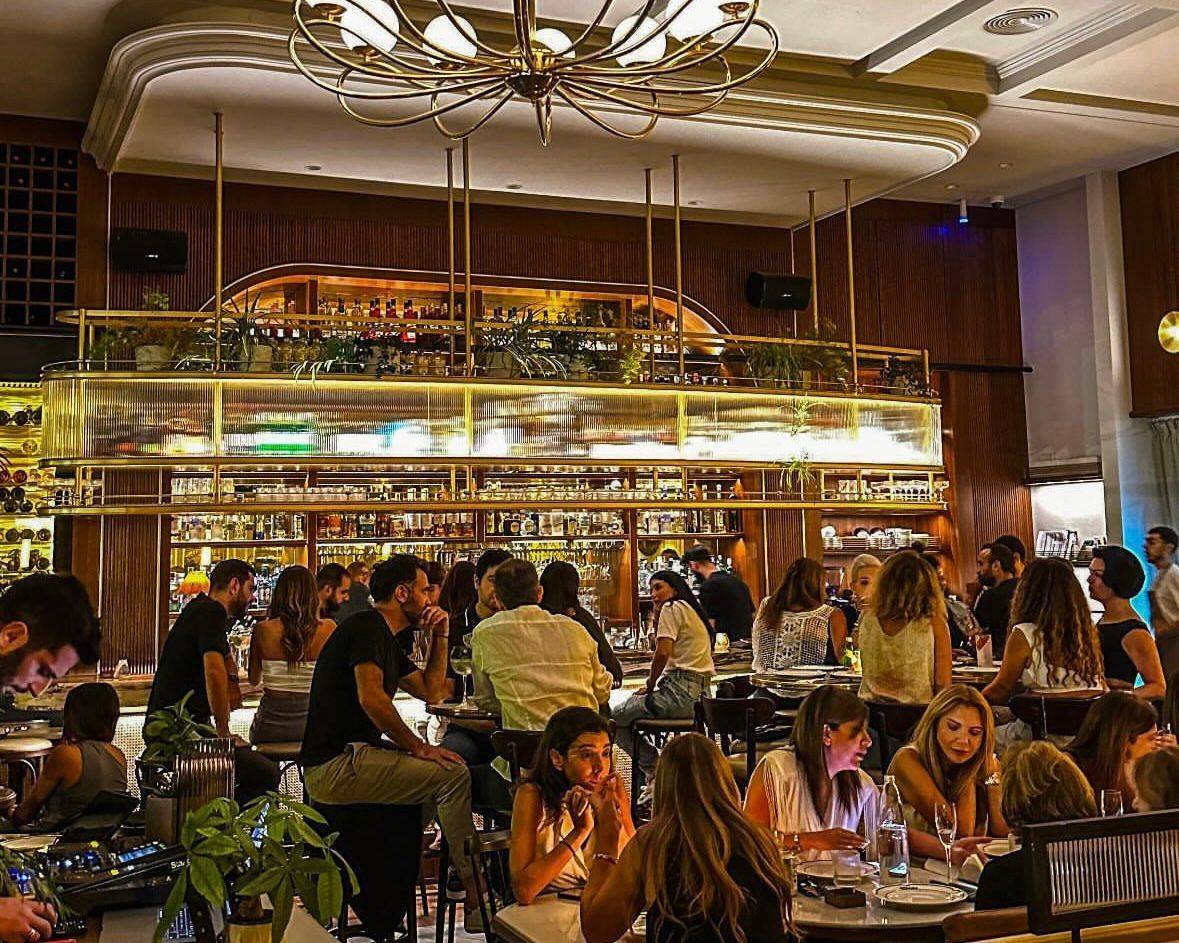 Boom de fréquentation inespéré dans les bars au nord de la capitale, alors que les clients fuient la guerre à Beyrouth