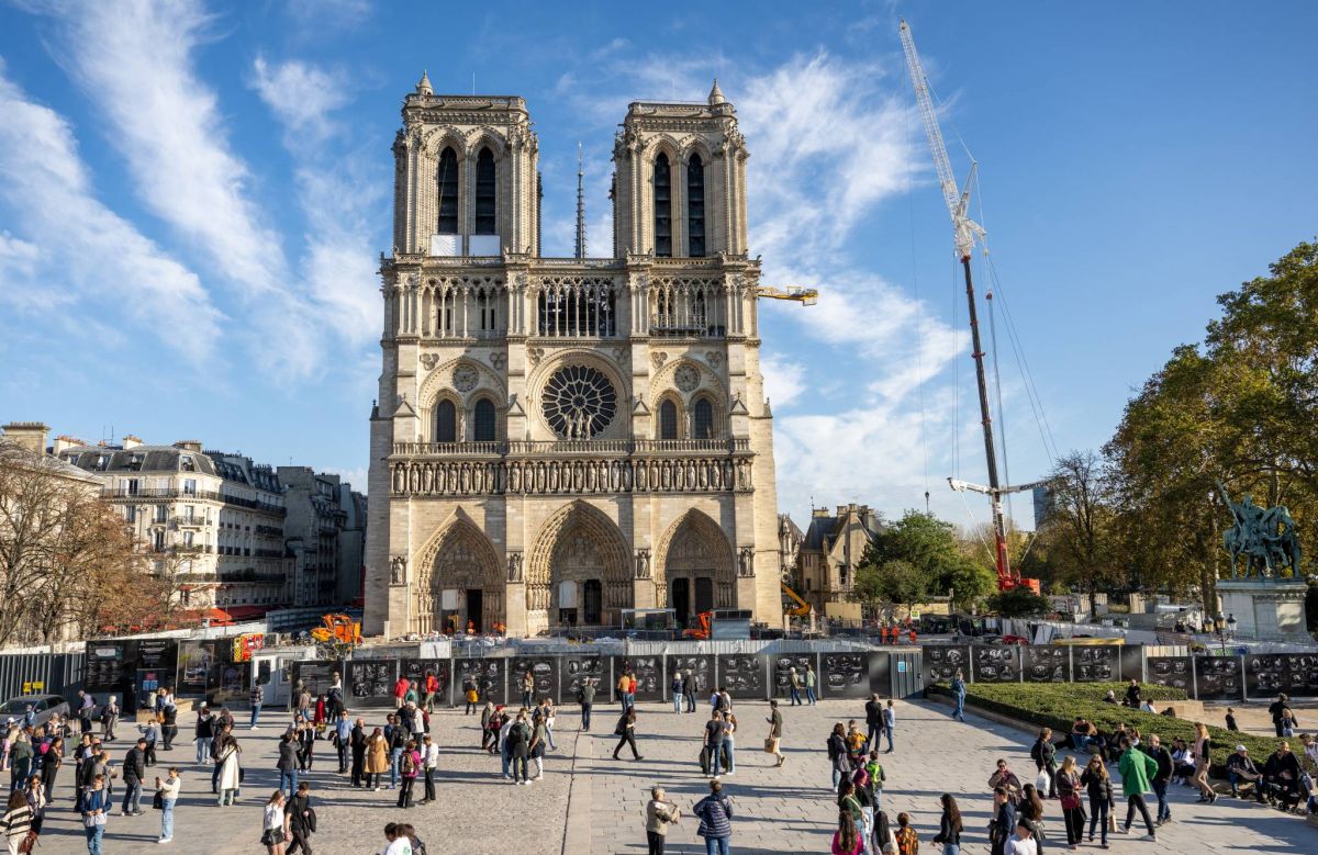 Emotion à son comble à Notre-Dame de Paris au retentissement des cloches