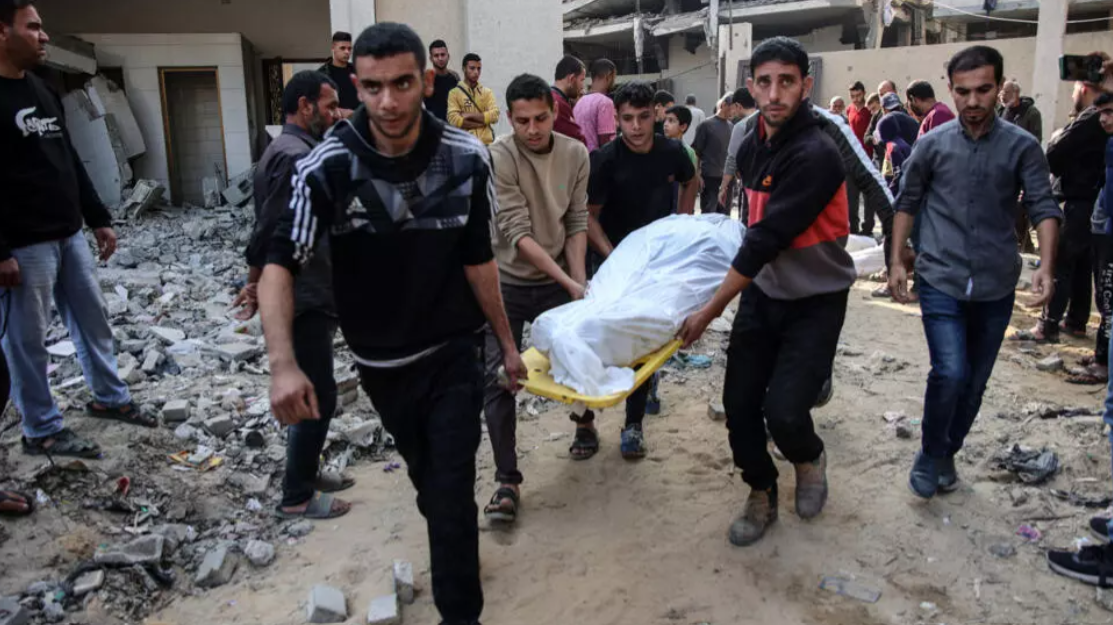 Scène d’horreur dans le nord de Gaza après une frappe israélienne sur une maison