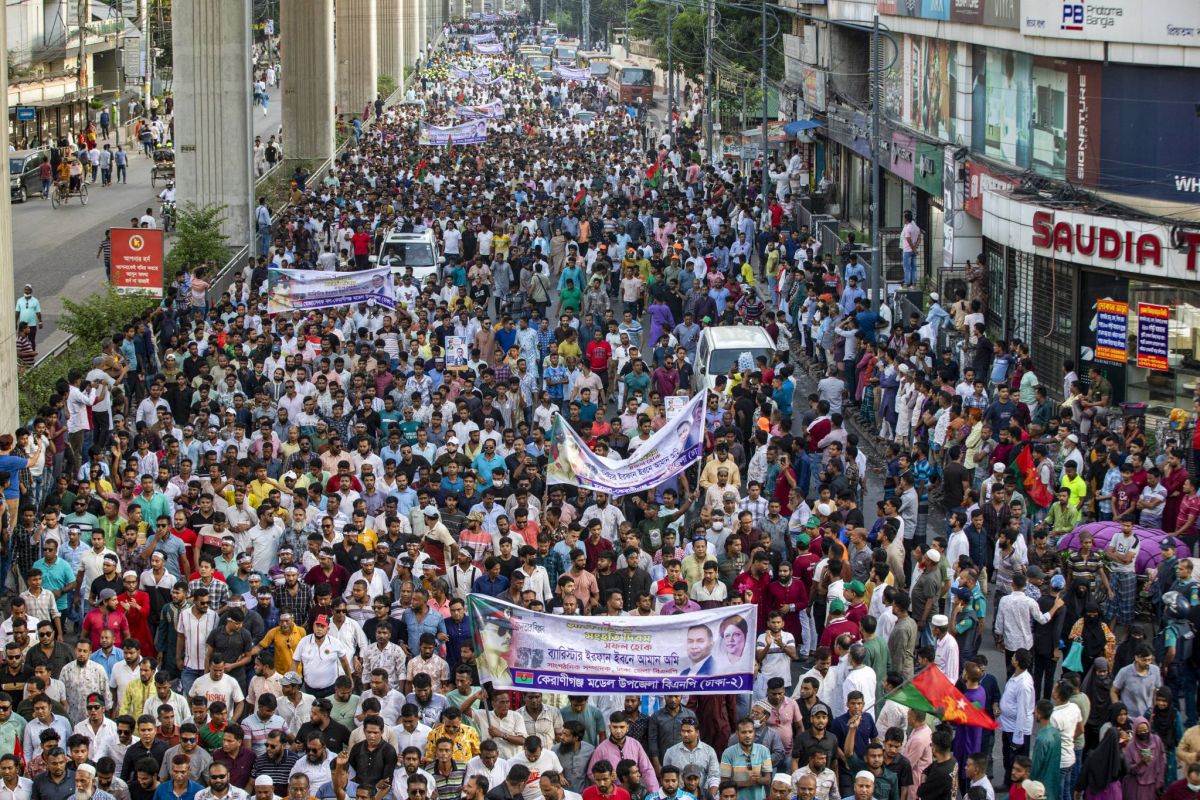Au Bangladesh, les rues de Dacca saisies par la fièvre de la contestation