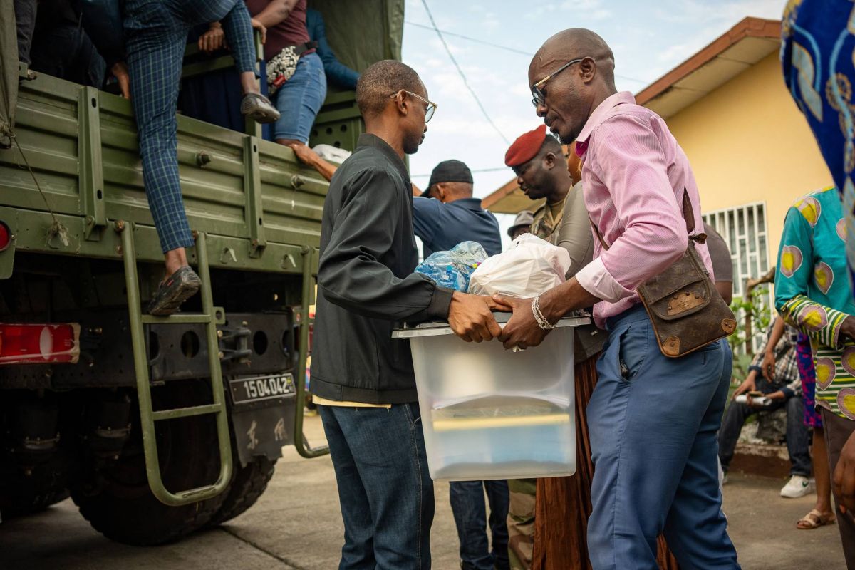 Les Gabonais votent sur la nouvelle Constitution, Les Gabonais votent sur la nouvelle Constitution,