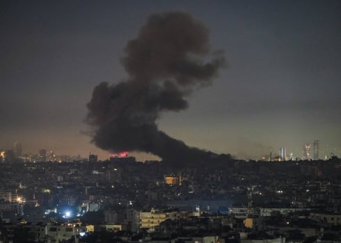 L'armée israélienne cible un immeuble à Aramoun, près d'une dizaine de frappes sur banlieue sud de Beyrouth| Jour 403 de la guerre